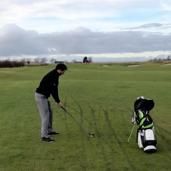 Reinier Saxton - Hitting a 217 meters wood 5, windy conditions, wet course! AMAZING